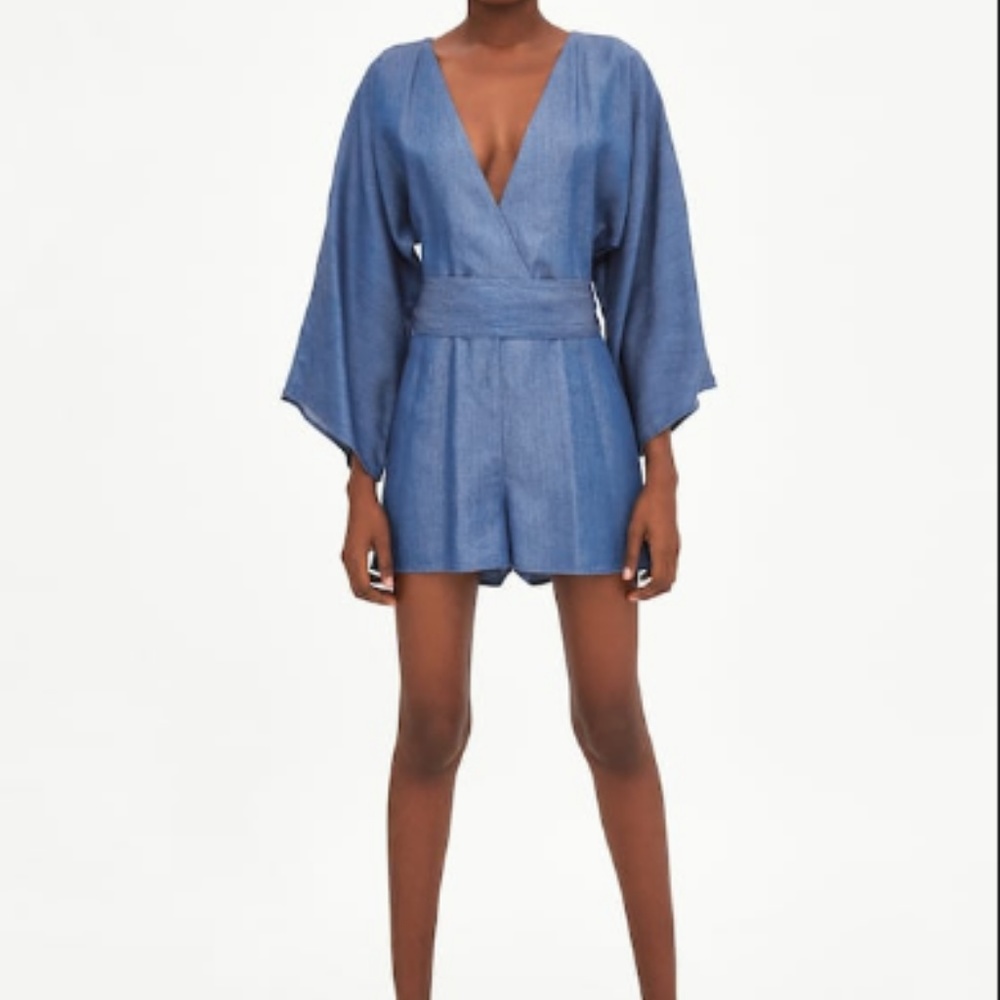 ❤SOLD❤ ZARA // CHAMBRAY BELTED KIMONO ROMPER - Picture 1 of 8